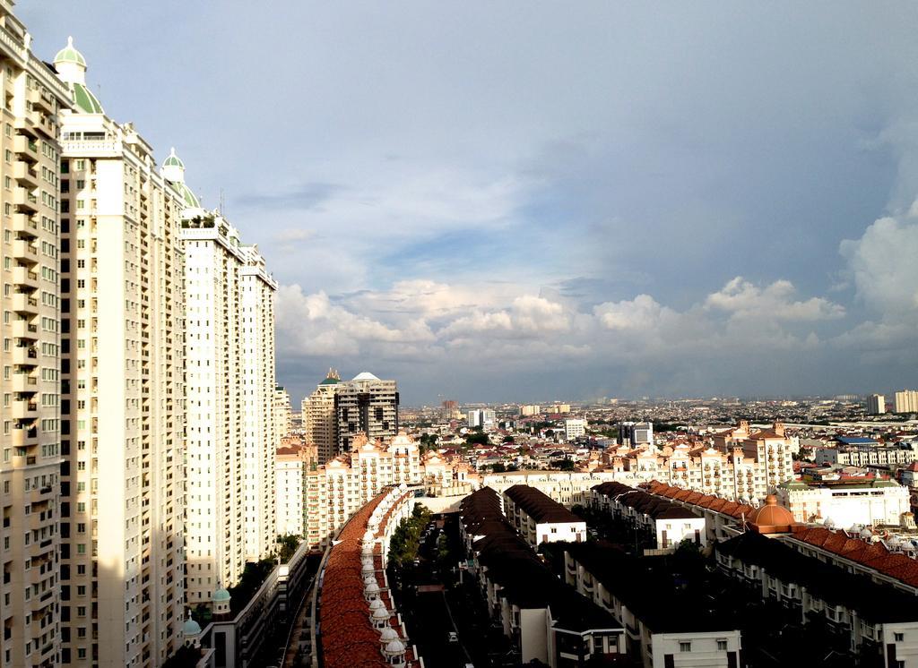 ג'קרטה Ravarine Suite Apartment מראה חיצוני תמונה
