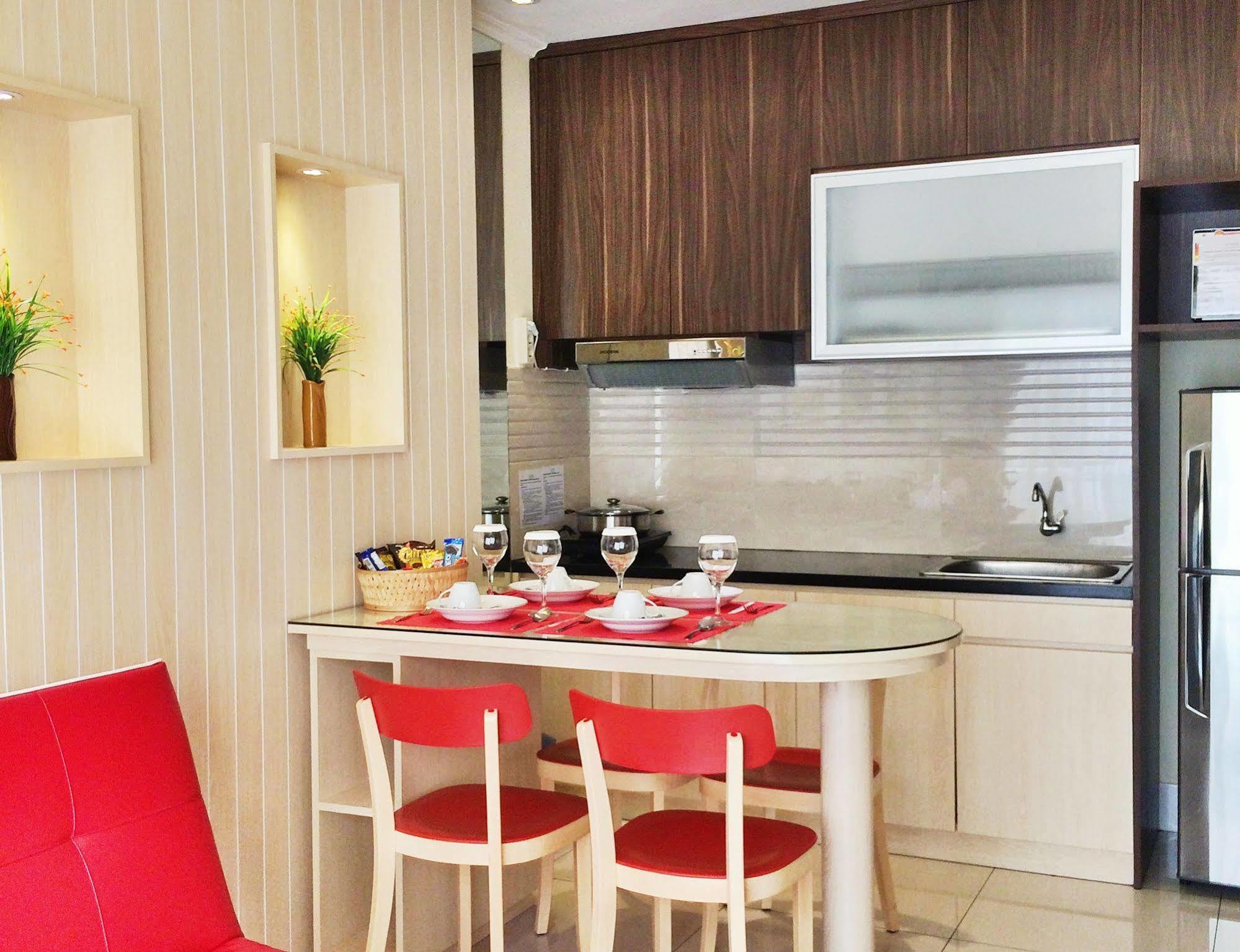 ג'קרטה Ravarine Suite Apartment מראה חיצוני תמונה