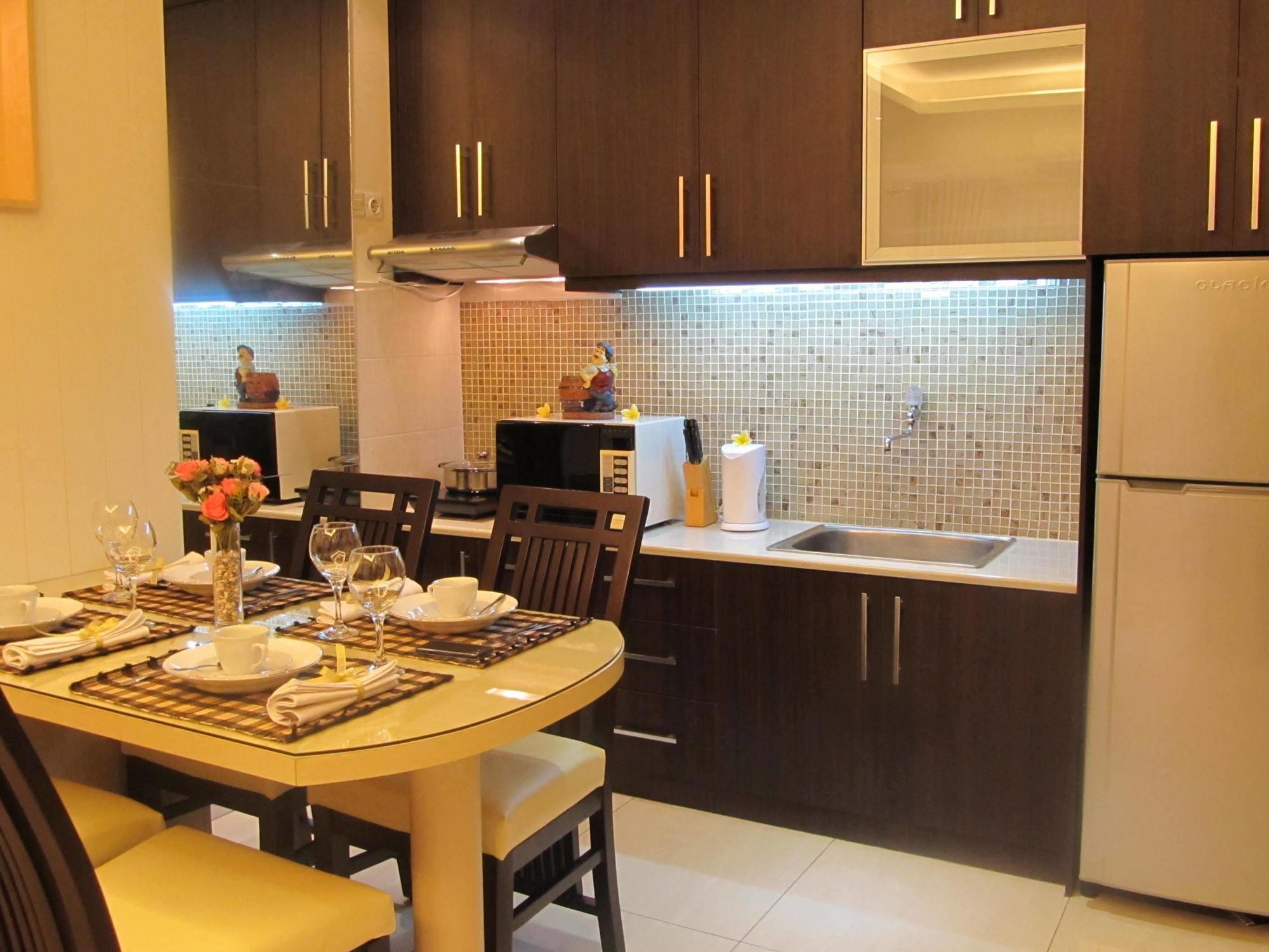 ג'קרטה Ravarine Suite Apartment מראה חיצוני תמונה